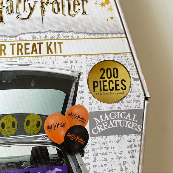 WIZARDING WORLD OF HARRY POTTER New 200 Piece Trunk Or Treat Kit TOT5 - Picture 2 of 6